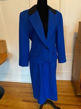 Pendleton “Miss” 100% Wool Royal Blue Skirt Suit. Vintage. Size 12.